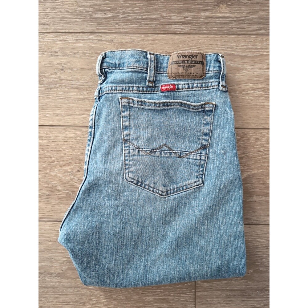WRANGLER MEN'S BLUE JEANS Premium Quality RELAXED FIT BOOT CUT FLEX WAIST 34X30